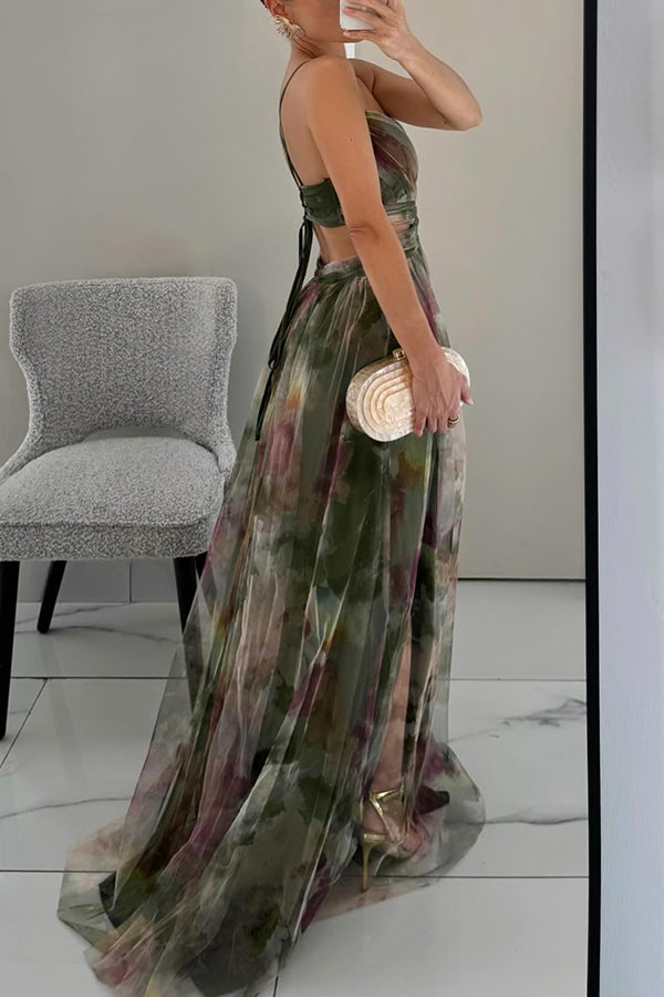 Vestido largo de malla de invitada de boda con corte ceñido y tirantes finos | Maxi