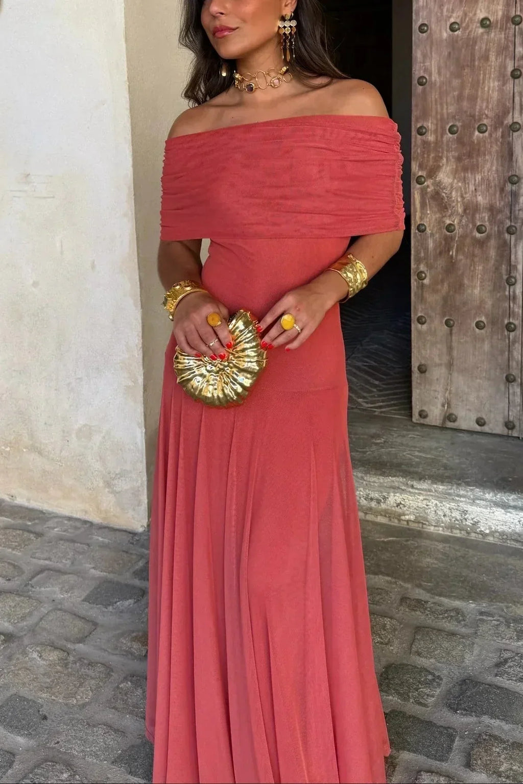 Vestido largo plisado de invitada de boda con un solo hombro | Selena