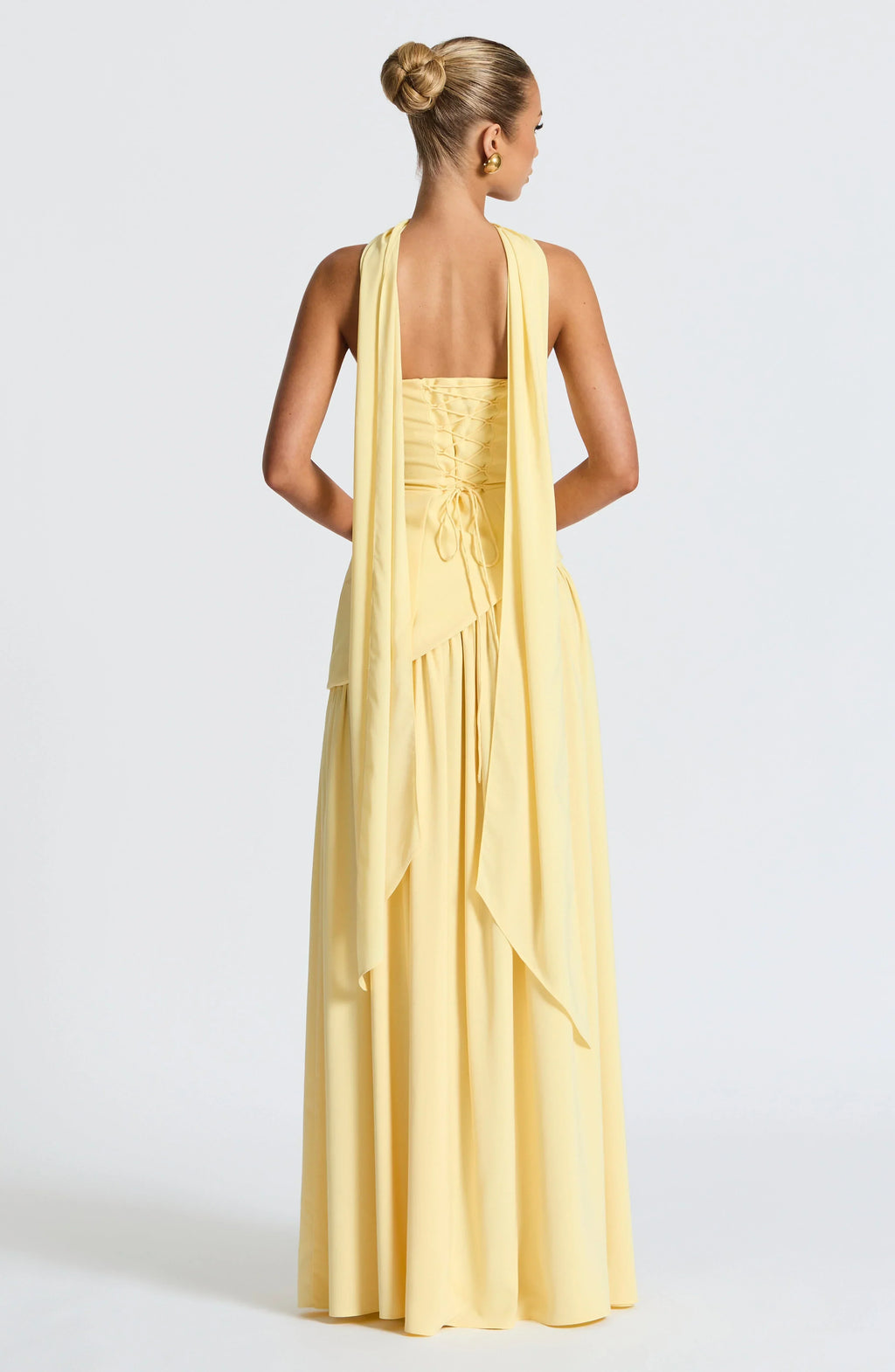 Vestido largo de invitada de boda palabra de honor con corsé y abertura alta | Maxi